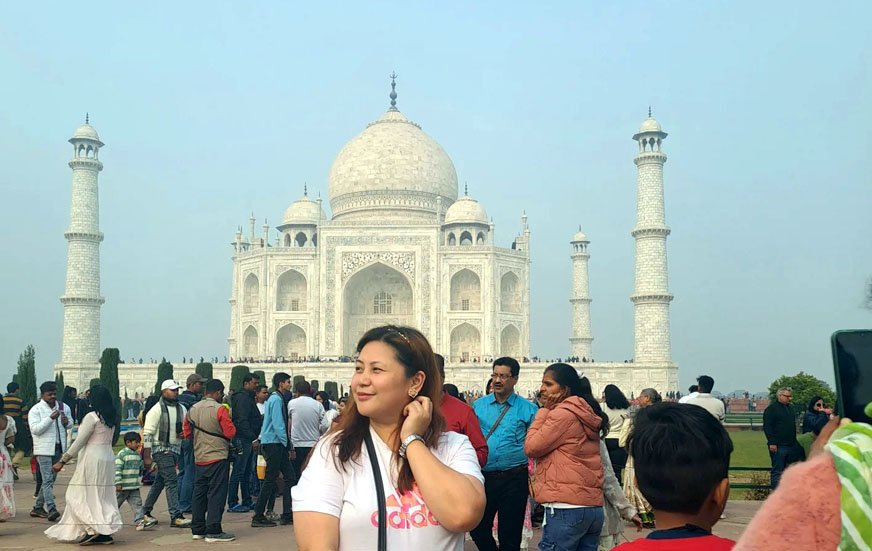 Taj Mahal Tour by Gatimaan Express